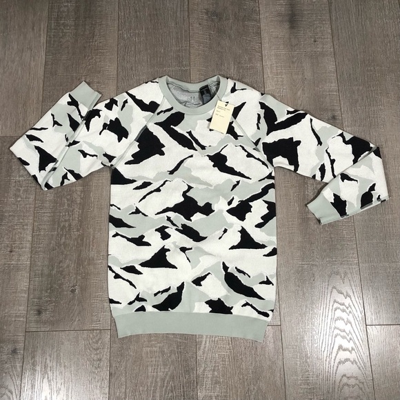 Sweaty Betty Mountain Camo Crewneck Sweater Size 8 - Picture 2 of 6